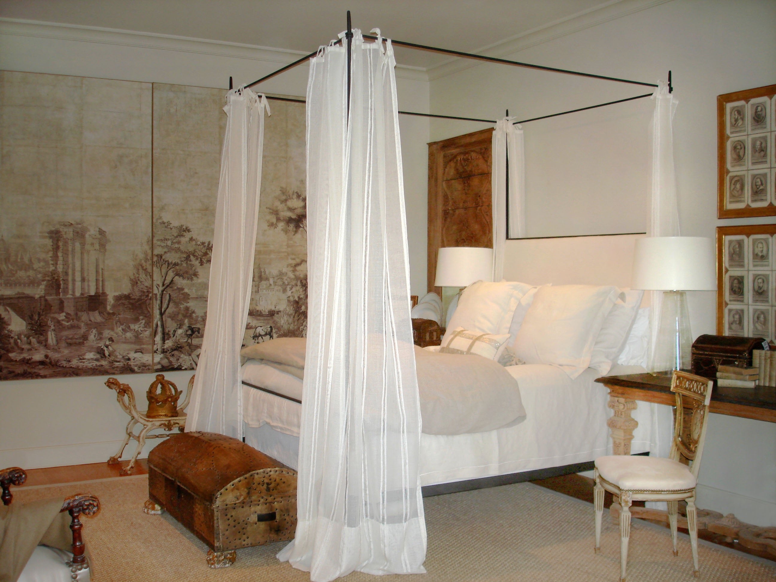 Maison Louis XVI Upholstered Canopy Bed